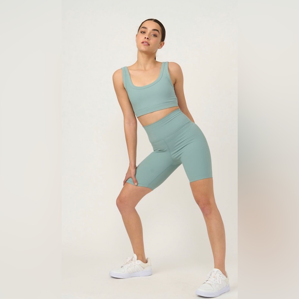 HOODIES Unlimited Seaweed Green Biker Leggings Thin Ribbed Yoga Shorts 🧘‍♀️